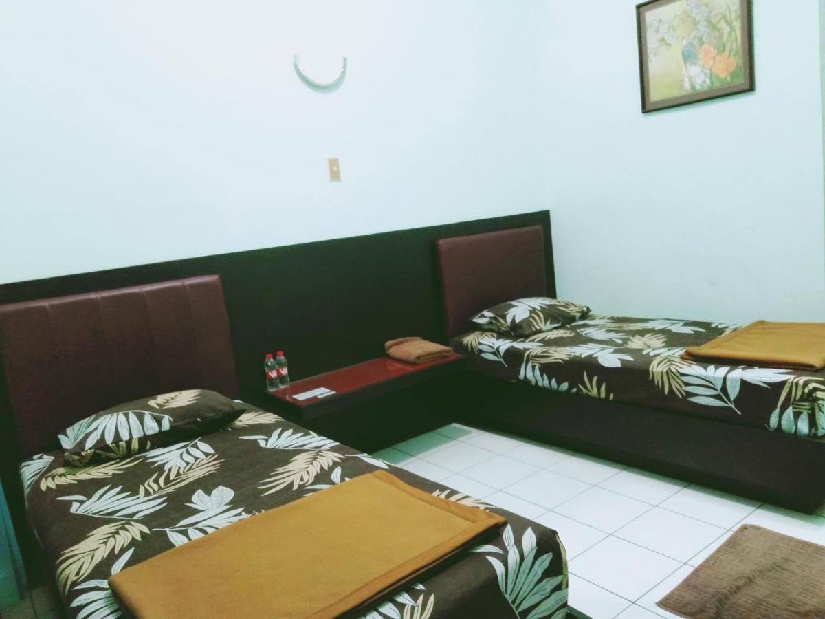 Hotel Taman Indah Madiun Exterior foto