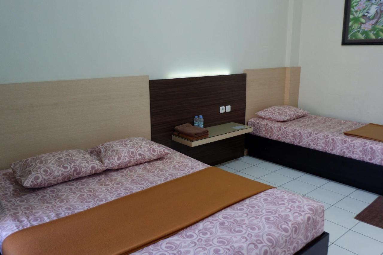 Hotel Taman Indah Madiun Exterior foto
