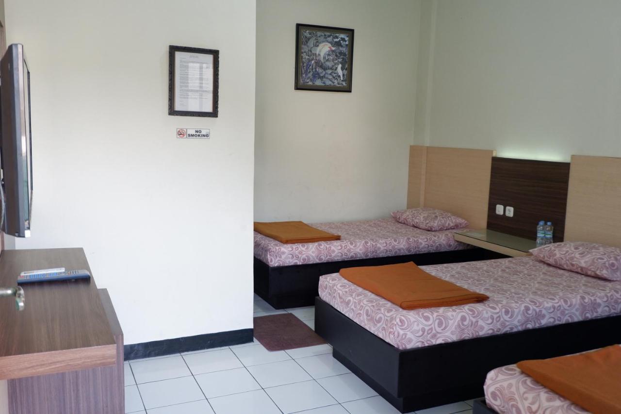 Hotel Taman Indah Madiun Exterior foto