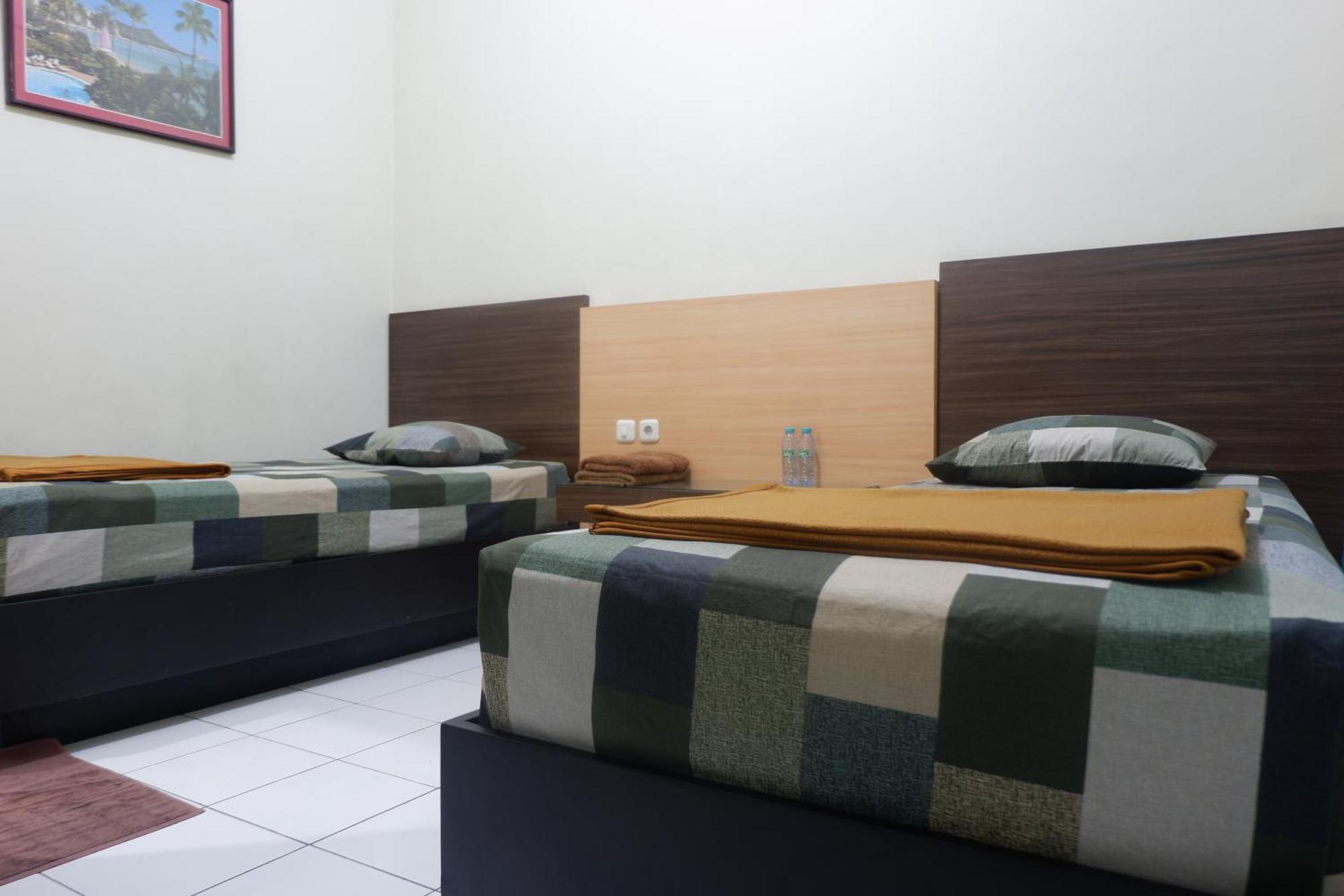 Hotel Taman Indah Madiun Exterior foto