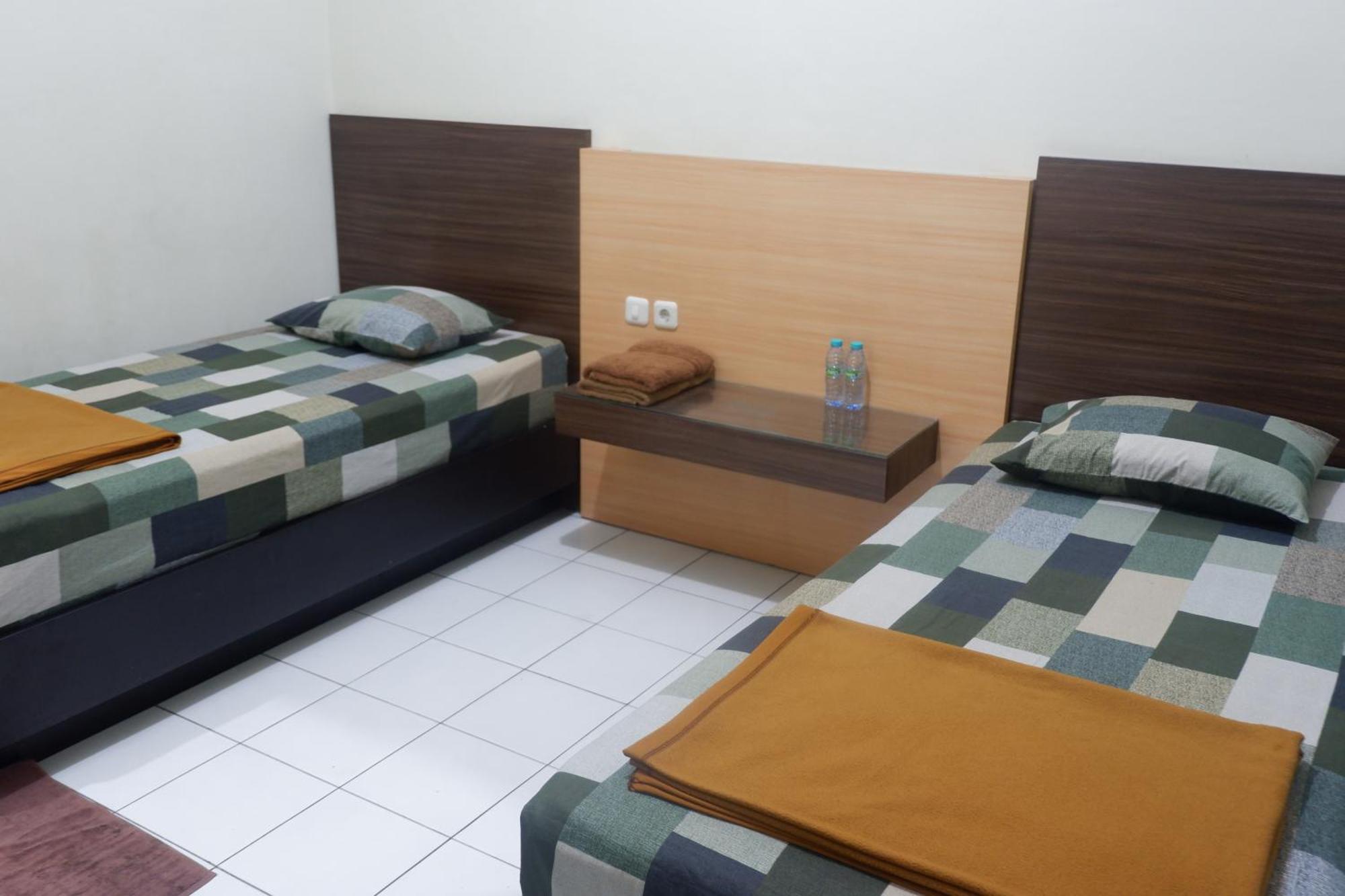 Hotel Taman Indah Madiun Exterior foto